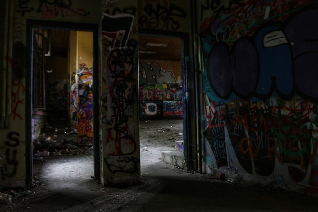 découvrez les quartiers à éviter à grenoble pour votre sécurité, avec une analyse des zones considérées comme dangereuses et des conseils pour bien vous protéger.