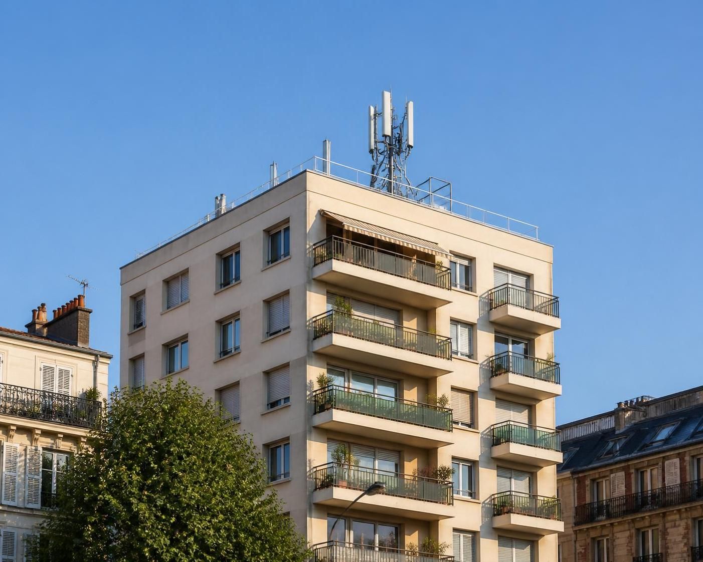découvrez les droits des habitants en copropriété concernant l'installation d'une antenne relais, leurs recours possibles et les règles à respecter pour protéger leur cadre de vie.
