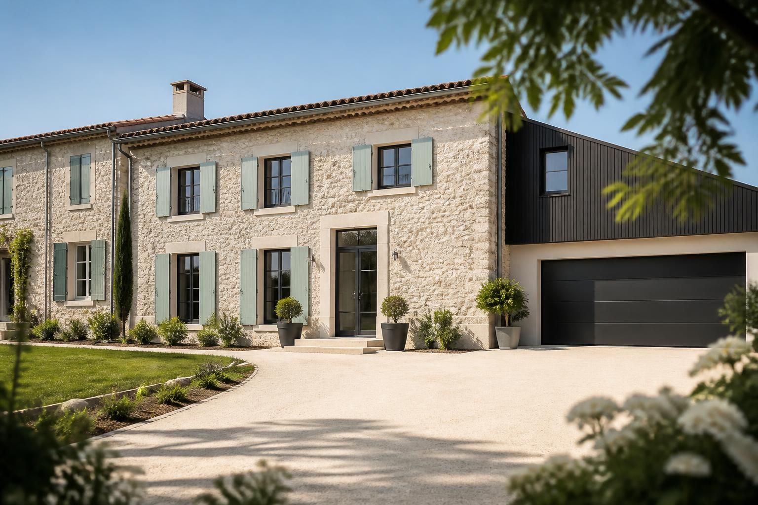 découvrez comment construire un garage en charente peut valoriser votre maison tout en optimisant votre budget grâce à des solutions adaptées.